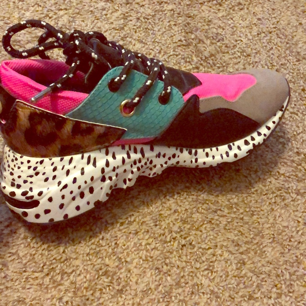 Steve Madden sneakers